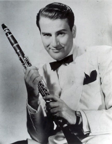 Bennett looked like Artie Shaw